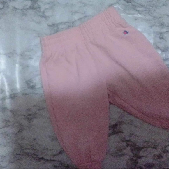 Champion sweats (18M) - Picture 1 of 2